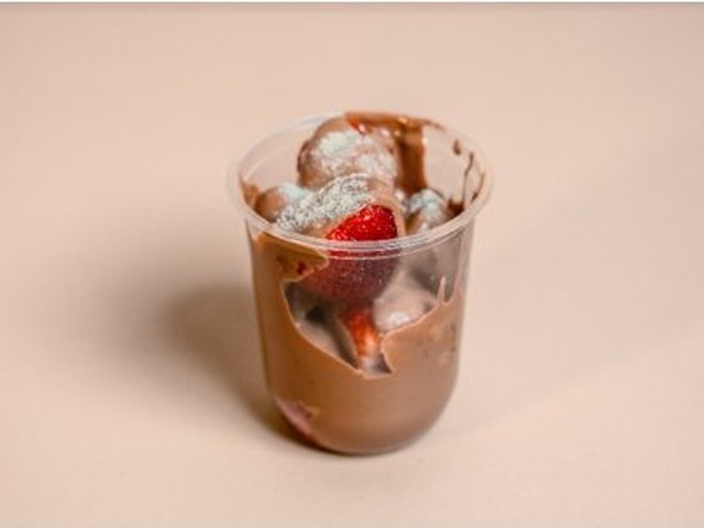 Strawberry Cup — Milk Chocolate